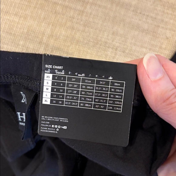 HUE Black Stretch Leggings - Picture 4 of 5